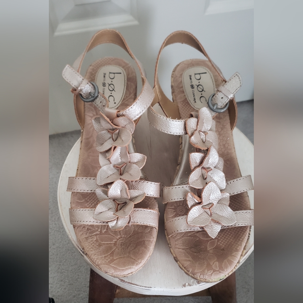 b.o.c. Women's Floral Sandals - Cream